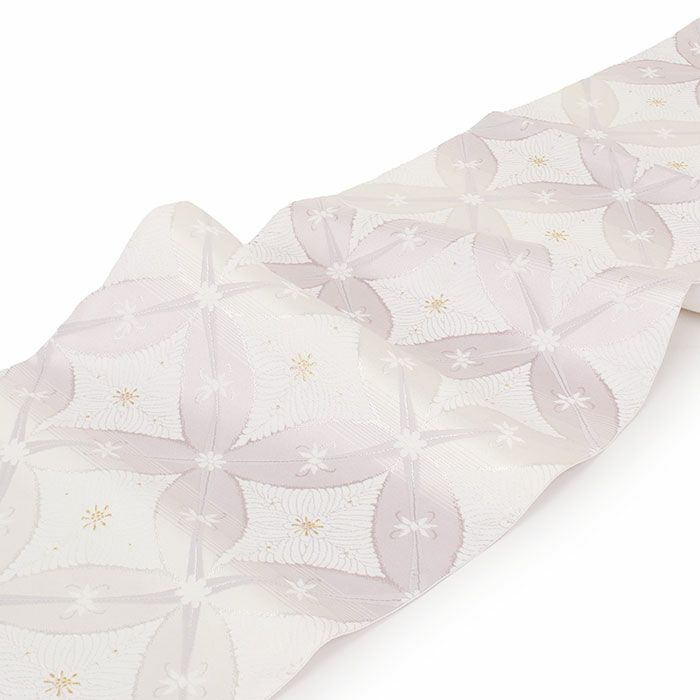 結婚式の黒留袖色留袖や訪問着に合わせたい仕立て上がり袋帯。入学式やお宮参り七五三参り等お子様の行事の礼装にも最適。フォーマルな着物を上品に装う袋帯。