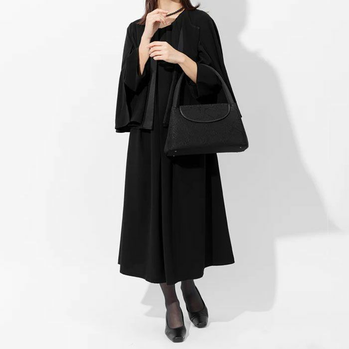 フォーマルバッグブラックフォーマル岩佐黒日本製礼装用フォーマル撥水加工仏事礼装黒紋付喪服お葬式法事弔事冠婚葬祭和装洋装バッグパイピングサテンシンプルマチ広めスタンダードトラディショナル