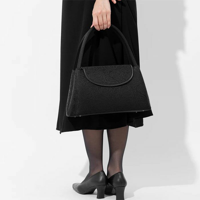 フォーマルバッグブラックフォーマル岩佐黒日本製礼装用フォーマル撥水加工仏事礼装黒紋付喪服お葬式法事弔事冠婚葬祭和装洋装バッグパイピングサテンシンプルマチ広めスタンダードトラディショナル