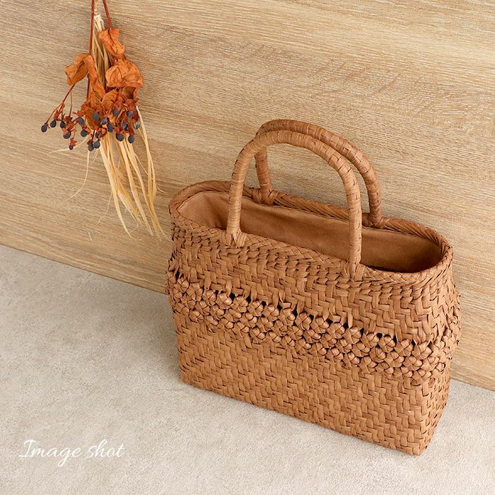 山葡萄かごバッグ山葡萄かごバッグ中国製内布あり大人カゴバッグカゴバックやまぶどう山ぶどう持ち手ハンドバッグきもの着物浴衣和装上品籠バッグかばん大きめハンドバッグレディースレディースかごバッグ夏バッグトートバッグおしゃれfs