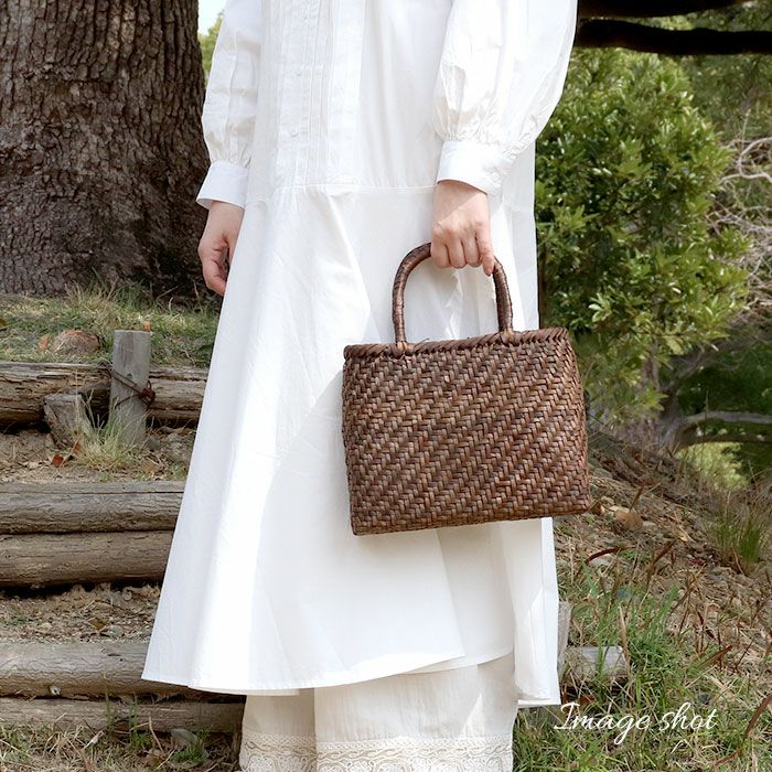 胡桃かごバッグくるみかごバッグ内布あり網代編み大人カゴバッグ持ち手ハンドバッグ軽い弾力しなやかきもの着物浴衣和装上品籠バッグかばんハンドバッグレディースナチュラル素材かごバッグ夏バッグトートバッグおしゃれfs