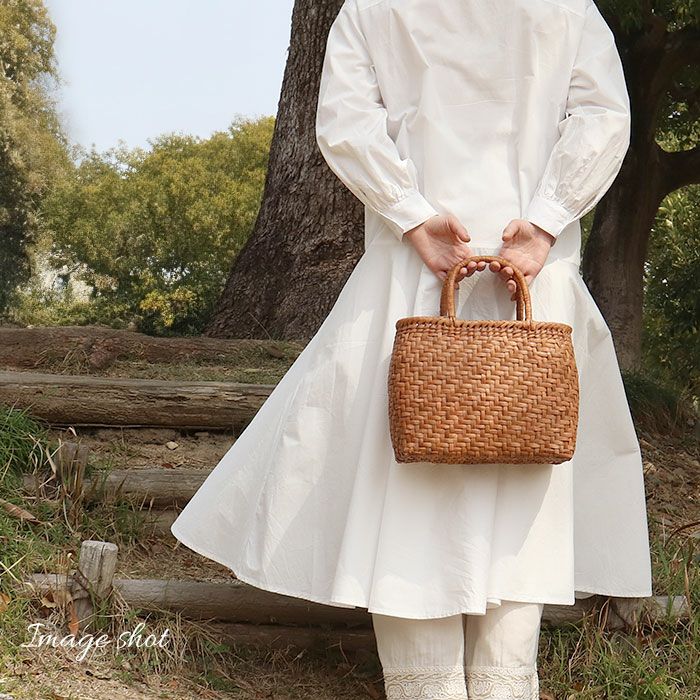 山葡萄かごバッグ山葡萄かごバッグ内布あり大人カゴバッグやまぶどう山ぶどう持ち手ハンドバッグきもの着物浴衣和装上品籠バッグかばんハンドバッグレディースナチュラル素材かごバッグ夏バッグトートバッグおしゃれfs