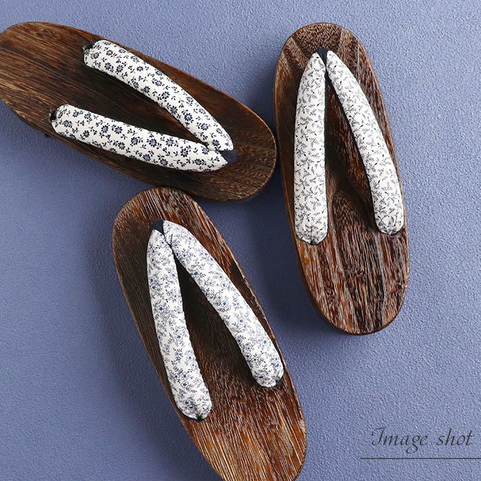 下駄レディース浴衣用ゆかた用Kissteオリジナル焦げ茶台白茶紺紺菊リーフ涼羽葉ネイビーブロッサム浅紺花花柄S/F/LLサイズフリーLサイズ鼻緒太め右近下駄桐下駄女性女性用げたキステオリジナル小さい大きいフラワー