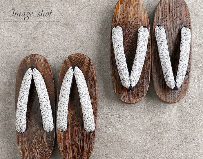 下駄レディース浴衣用ゆかた用Kissteオリジナル焦げ茶台白茶紺紺菊リーフ涼羽葉ネイビーブロッサム浅紺花花柄S/F/LLサイズフリーLサイズ鼻緒太め右近下駄桐下駄女性女性用げたキステオリジナル小さい大きいフラワー