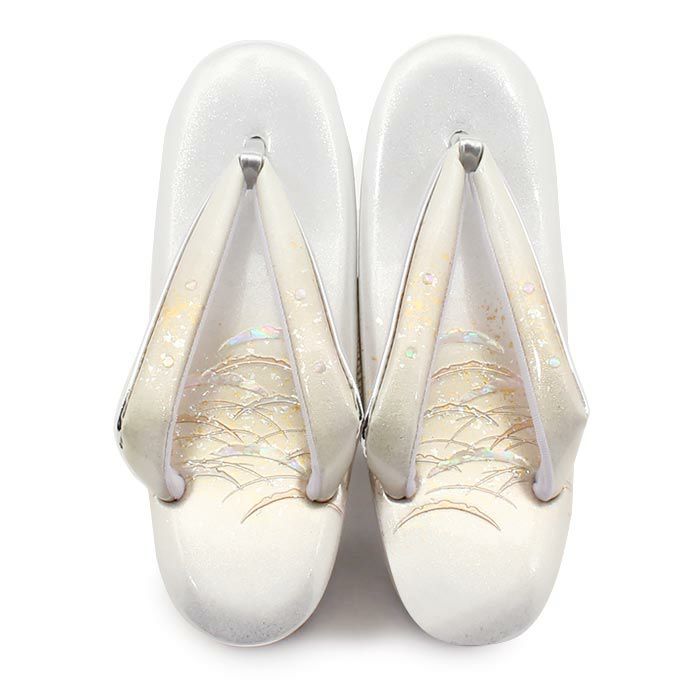 草履留袖用訪問着用レディースLサイズ金銀本革本皮型押し螺鈿細工露芝金銀たたき2の3枚芯日本製優花緒痛くない歩きやすい女性黒留袖色留袖礼装用フォーマル結婚式ぞうり草履着物草履単品草履だけシルバーゴールド単品fs