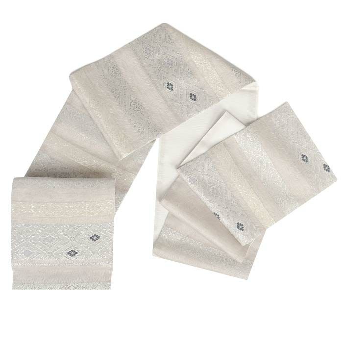 結婚式の黒留袖色留袖や訪問着に合わせたい仕立て上がり袋帯。入学式やお宮参り七五三参り等お子様の行事の礼装にも最適。フォーマルな着物を上品に装う袋帯。