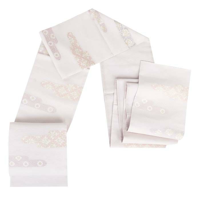 結婚式の黒留袖色留袖や訪問着に合わせたい仕立て上がり袋帯。入学式やお宮参り七五三参り等お子様の行事の礼装にも最適。フォーマルな着物を上品に装う袋帯。