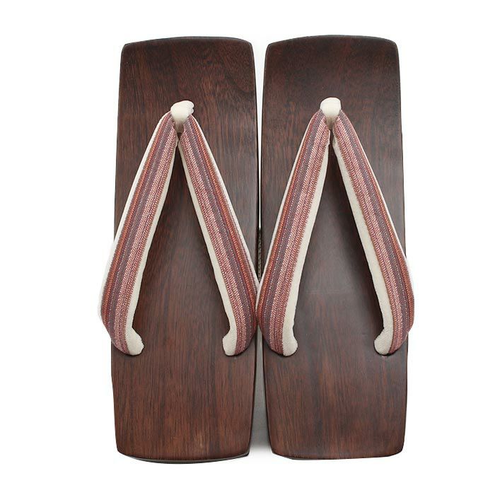 夏祭りや花火大会、盆踊りの浴衣に欠かせない下駄。痛くない歩きやすい、初めての方にも安心の履き心地。