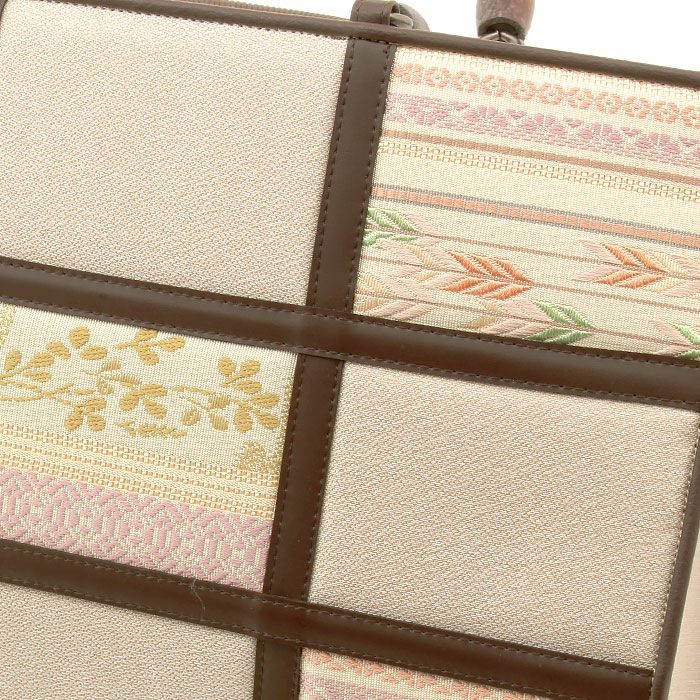 お洒落バッグ普段用華三彩博多織博多絹ベージュ茶献上柄日本製トートおしゃれ伝統工芸品カジュアル用小紋紬色無地御召博多織バッグ和装バックきものばっぐ鞄大きめ切り替え大人上品レディースfs