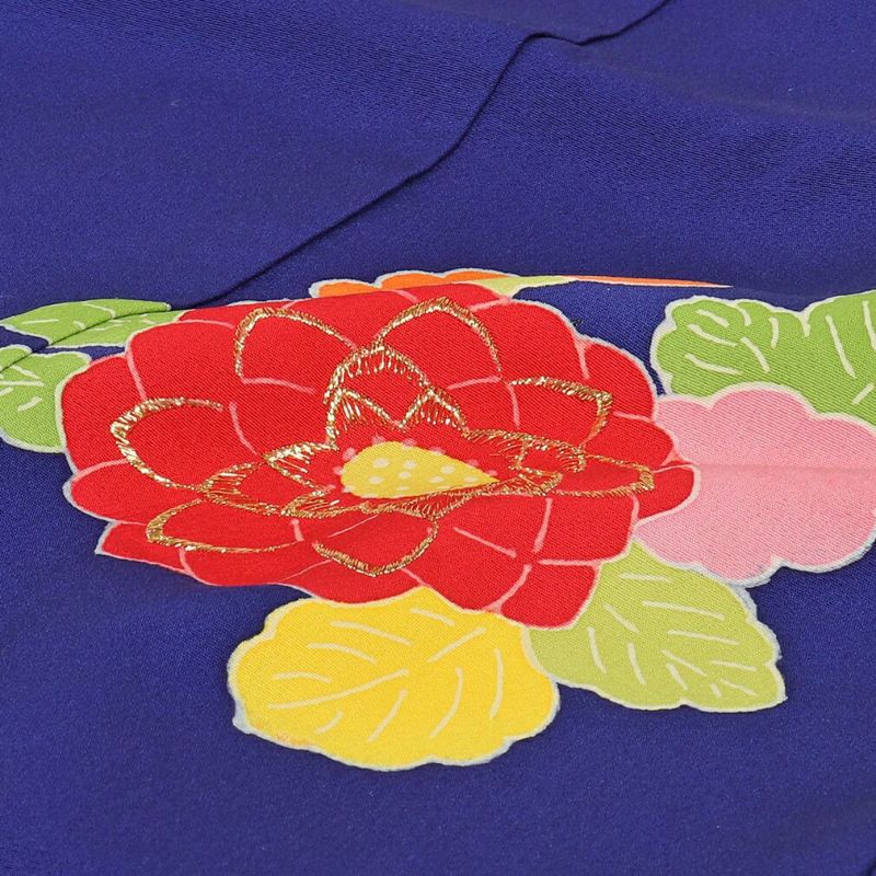 七五三のお参りを可愛く華やかに彩る四つ身着物