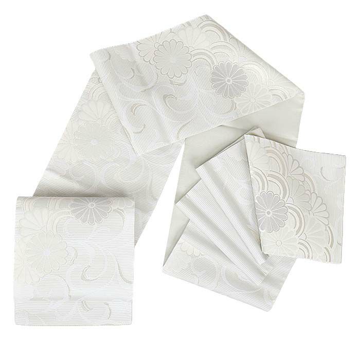 結婚式の黒留袖色留袖や訪問着に合わせたい仕立て上がり袋帯。入学式やお宮参り七五三参り等お子様の行事の礼装にも最適。フォーマルな着物を上品に装う袋帯。