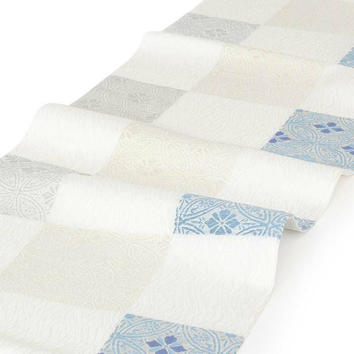 結婚式の黒留袖色留袖や訪問着に合わせたい仕立て上がり袋帯。入学式やお宮参り七五三参り等お子様の行事の礼装にも最適。フォーマルな着物を上品に装う袋帯。