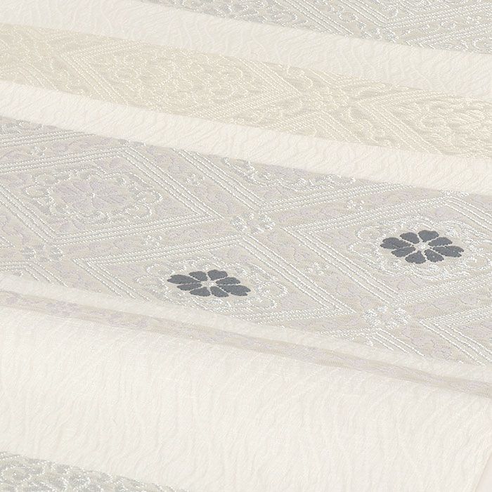 結婚式の黒留袖色留袖や訪問着に合わせたい仕立て上がり袋帯。入学式やお宮参り七五三参り等お子様の行事の礼装にも最適。フォーマルな着物を上品に装う袋帯。