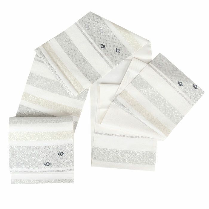 結婚式の黒留袖色留袖や訪問着に合わせたい仕立て上がり袋帯。入学式やお宮参り七五三参り等お子様の行事の礼装にも最適。フォーマルな着物を上品に装う袋帯。