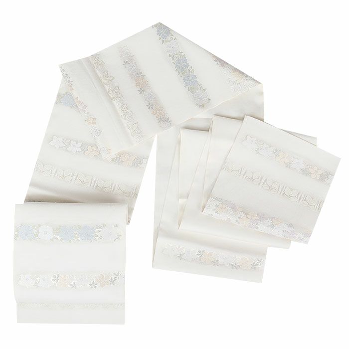 結婚式の黒留袖色留袖や訪問着に合わせたい仕立て上がり袋帯。入学式やお宮参り七五三参り等お子様の行事の礼装にも最適。フォーマルな着物を上品に装う袋帯。