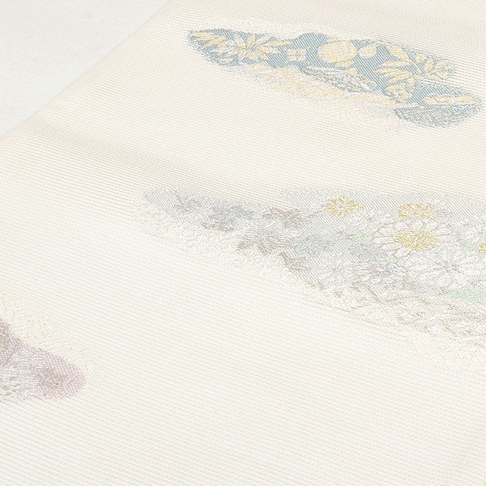 結婚式の黒留袖色留袖や訪問着に合わせたい仕立て上がり袋帯。入学式やお宮参り七五三参り等お子様の行事の礼装にも最適。フォーマルな着物を上品に装う袋帯。