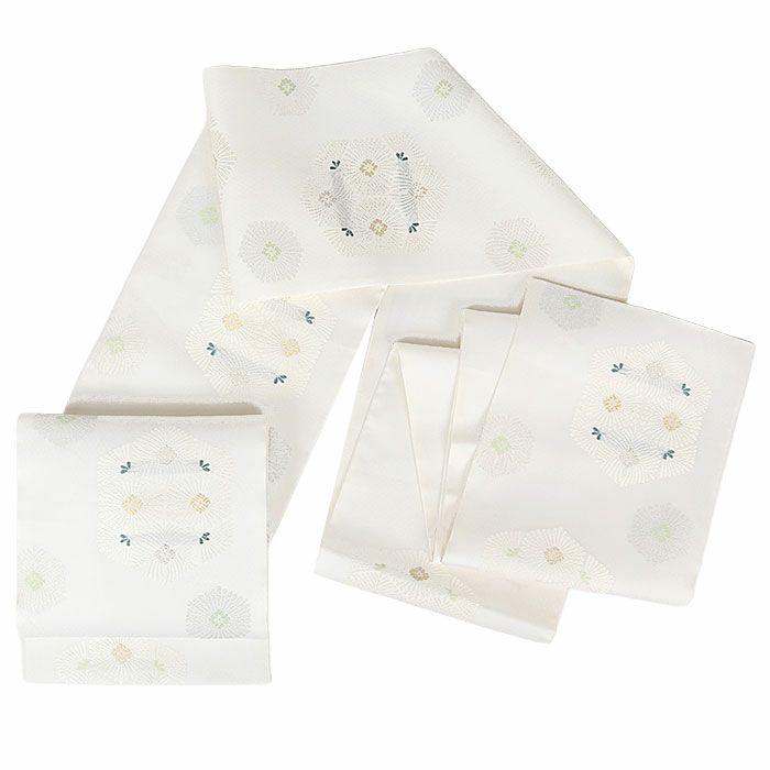 結婚式の黒留袖色留袖や訪問着に合わせたい仕立て上がり袋帯。入学式やお宮参り七五三参り等お子様の行事の礼装にも最適。フォーマルな着物を上品に装う袋帯。