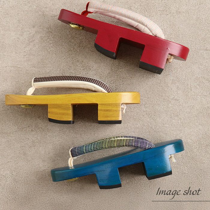 下駄レディース浴衣用ゆかた用Mサイズ木目カラー塗下駄赤黄青レッドイエローブルー桐下駄花緒縞二枚歯高級桐下駄日本製女性女性用げた軽いおしゃれカラフルかわいい普段普段履き残暑