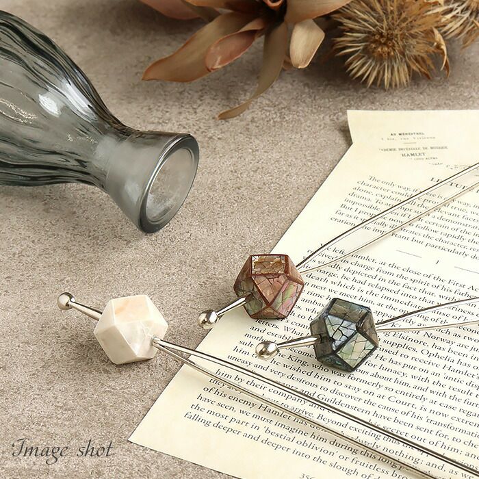 かんざし簪二本挿し螺鈿ネイビーブラウンホワイト全3色春夏秋冬浴衣ゆかた単衣袷日本製メール便対応可普段用カジュアル用小紋紬色無地和装通販購入ヘアアクセサリー変り玉螺鈿細工天然貝多角形オールシーズン上品大人女子残暑