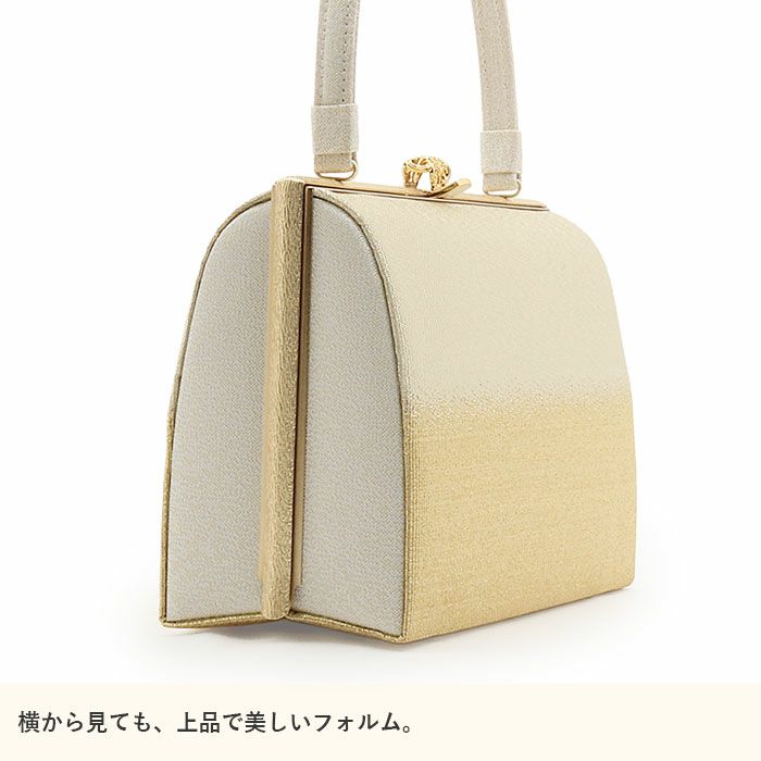 結婚式の黒留袖色留袖や訪問着に合わせたい草履バッグセット。痛くなくて歩きやすい、初めての方にも安心の履き心地。こだわりの草履とバッグで上品な着物姿を演出できます。