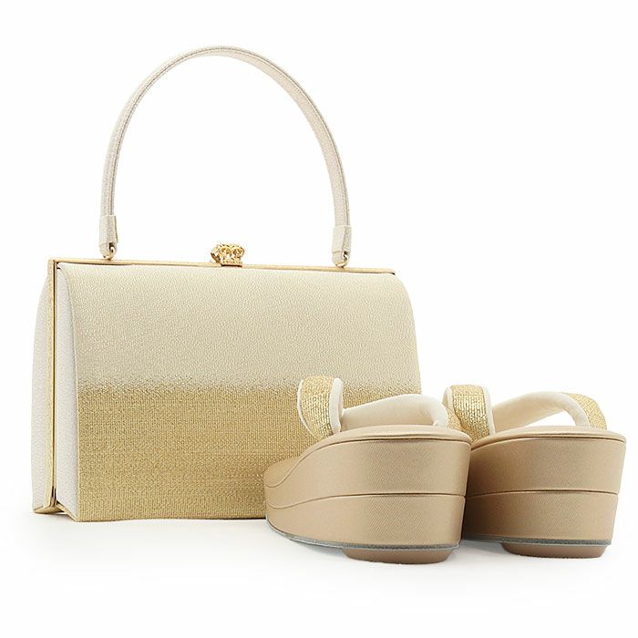 結婚式の黒留袖色留袖や訪問着に合わせたい草履バッグセット。痛くなくて歩きやすい、初めての方にも安心の履き心地。こだわりの草履とバッグで上品な着物姿を演出できます。