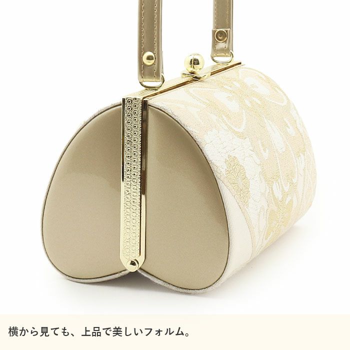 成人式や結婚式の華やかな振袖に合わせたい草履バッグセット。痛くなくて歩きやすい、初めての方にも安心の履き心地。こだわりの草履とバッグで上品な振袖コーディネートを演出。