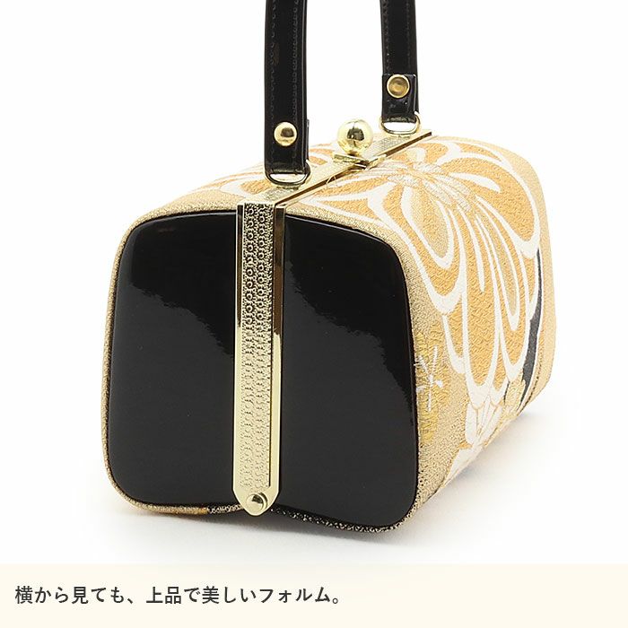 成人式や結婚式の華やかな振袖に合わせたい草履バッグセット。痛くなくて歩きやすい、初めての方にも安心の履き心地。こだわりの草履とバッグで上品な振袖コーディネートを演出。